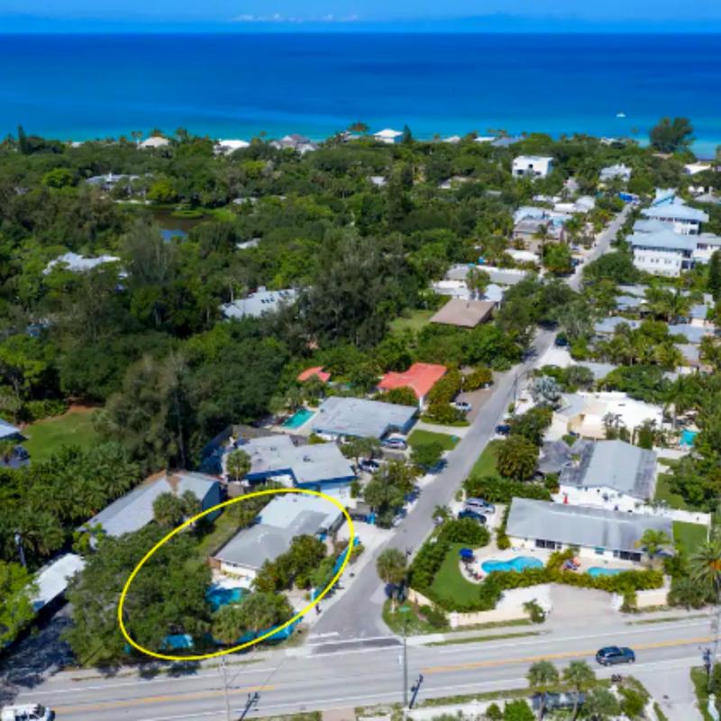 Vacation Home With Pool in siesta key sarasota - image 1