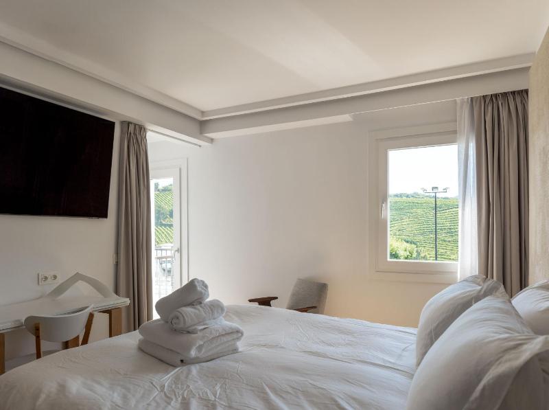 Double Room with Terrace image 4