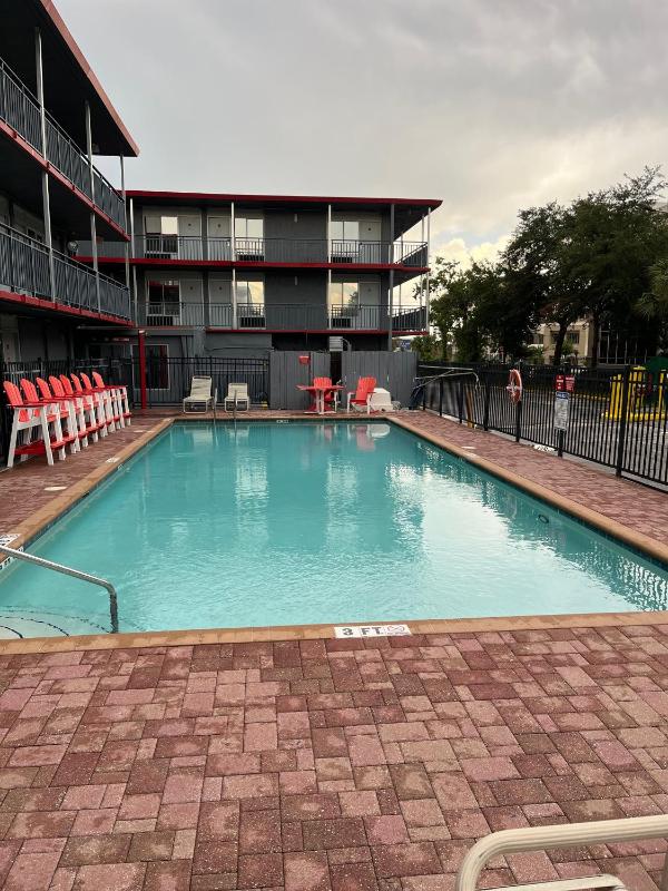Double Room with Two Double Beds and Pool View - Non-Smoking image 2