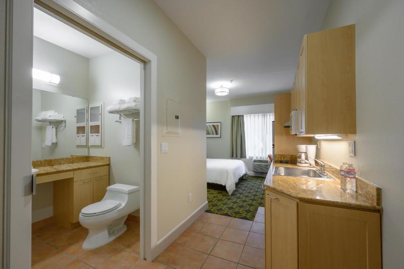 Studio Apartment image 2