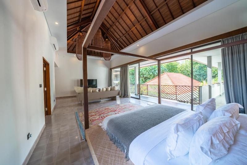 Villa Aiimara - Modern 5-bedroom Villa AMAZING LOCATION - image 17