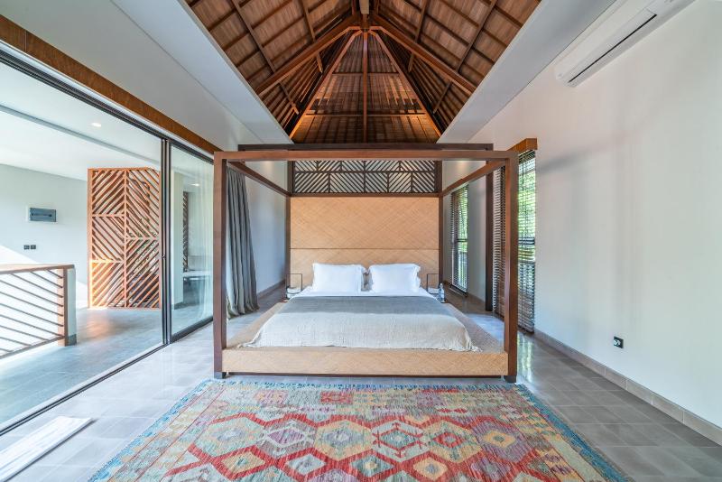 Villa Aiimara - Modern 5-bedroom Villa AMAZING LOCATION - image 3