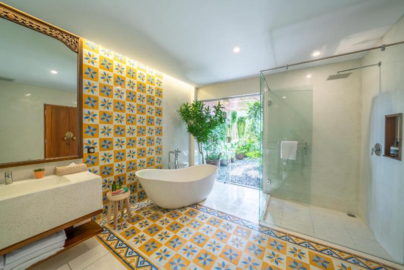 Villa Aiimara - Modern 5-bedroom Villa AMAZING LOCATION - image 42