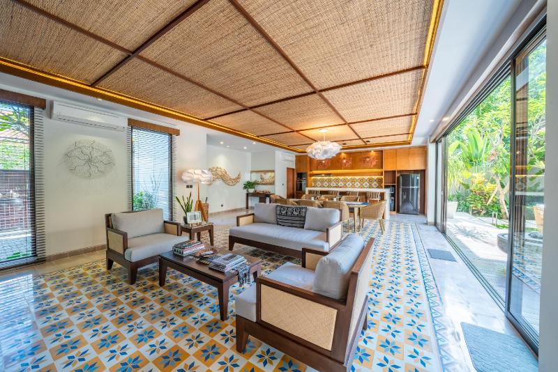 Villa Aiimara - Modern 5-bedroom Villa AMAZING LOCATION - image 50