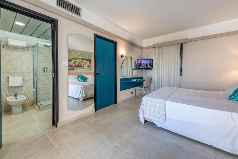 Standard Double or Twin Room image 1
