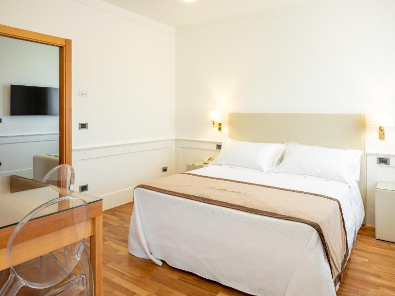 Junior Suite image 2