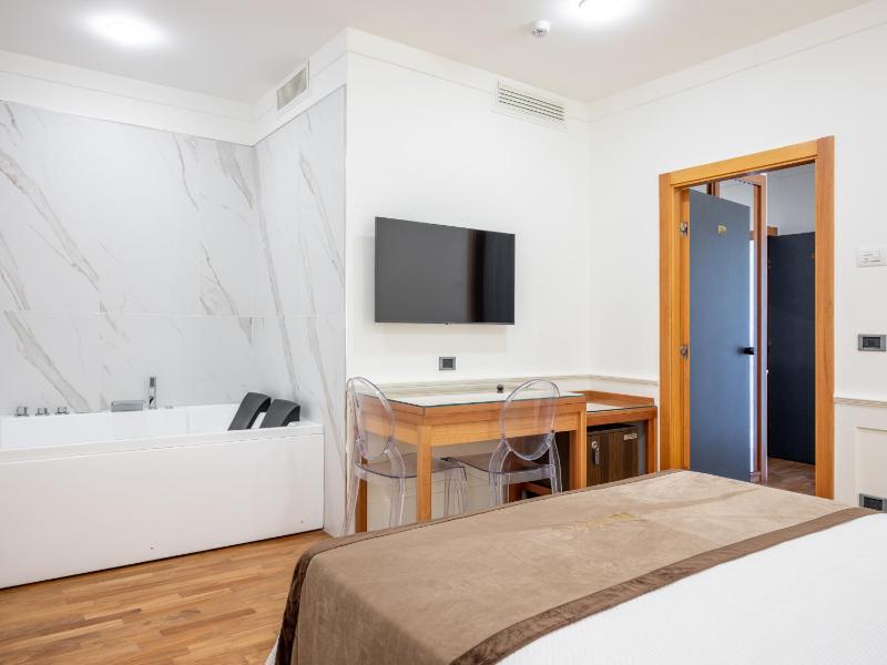 Junior Suite image 1