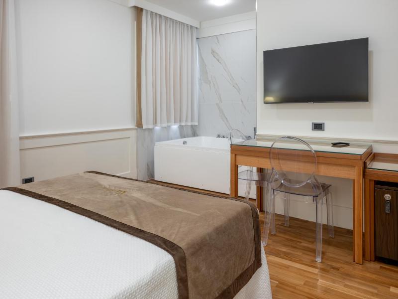 Junior Suite image 3
