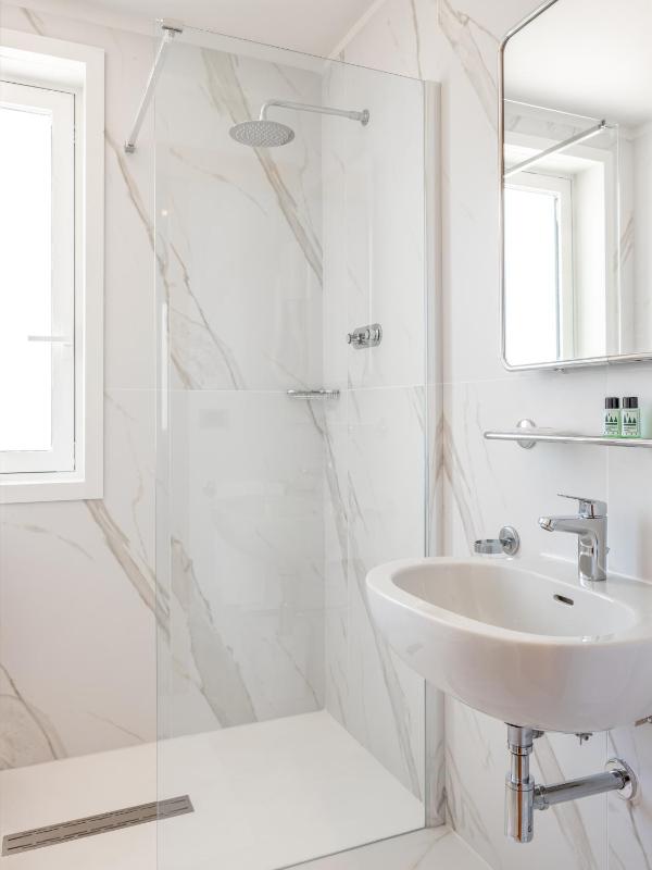 Suite image 2
