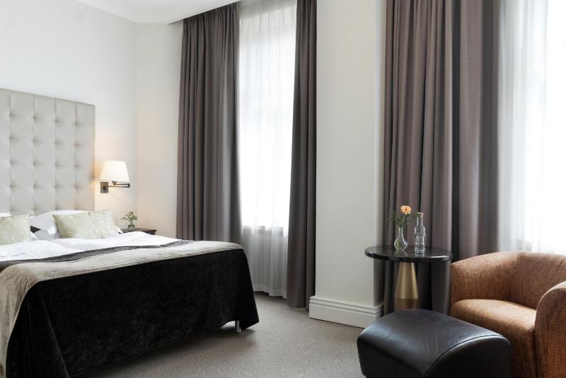Superior Double Room image 3