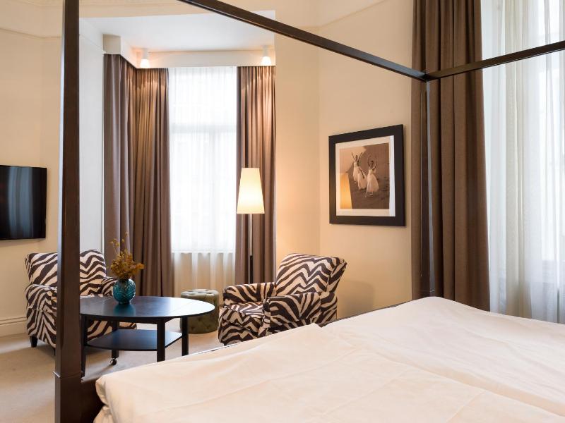 Junior Suite image 2