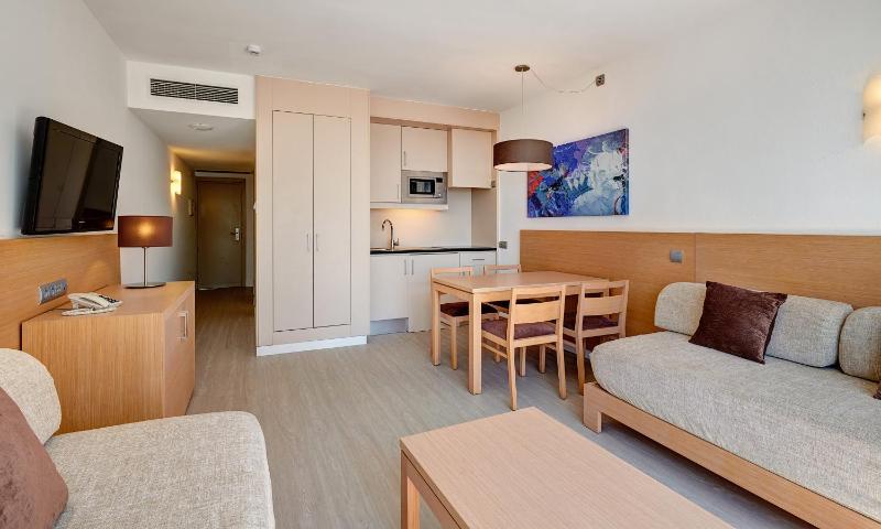 Club Apartment image 4