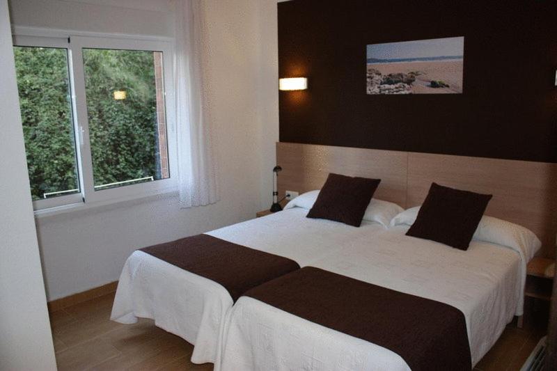 Hostal Rocamar - image 16