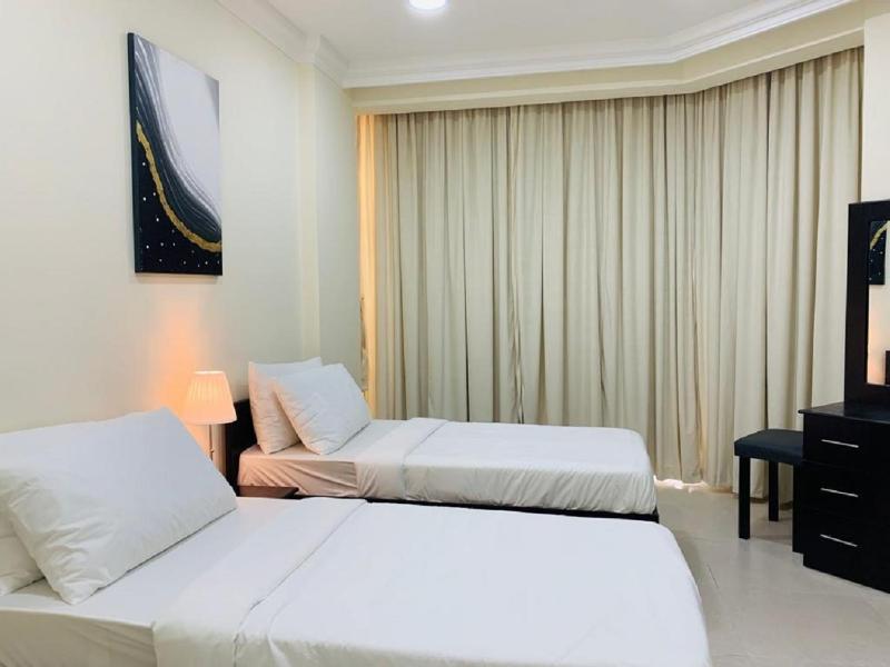Chelsea Gardens Apartment - image 15