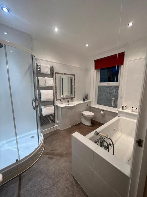 Superior Double Room with Bath image 2