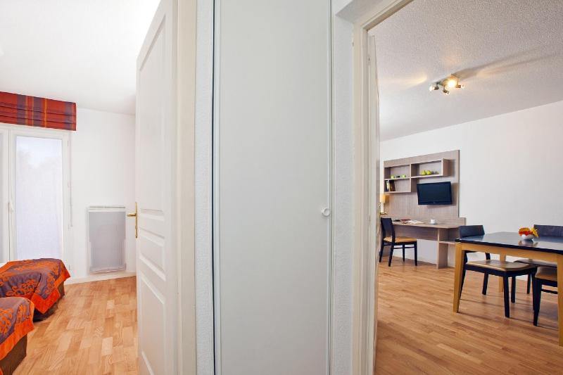 One-Bedroom Apartment (4 Adults) image 2