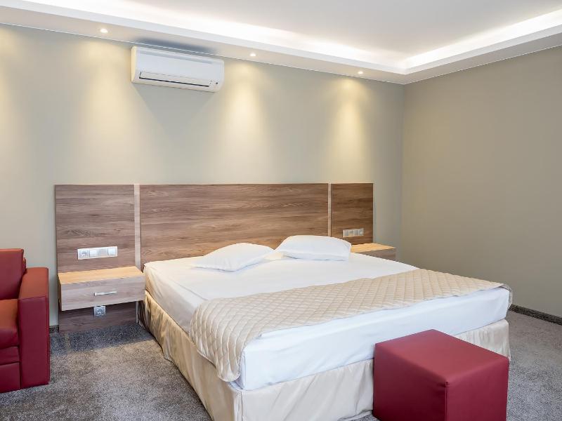 Double Room image 4