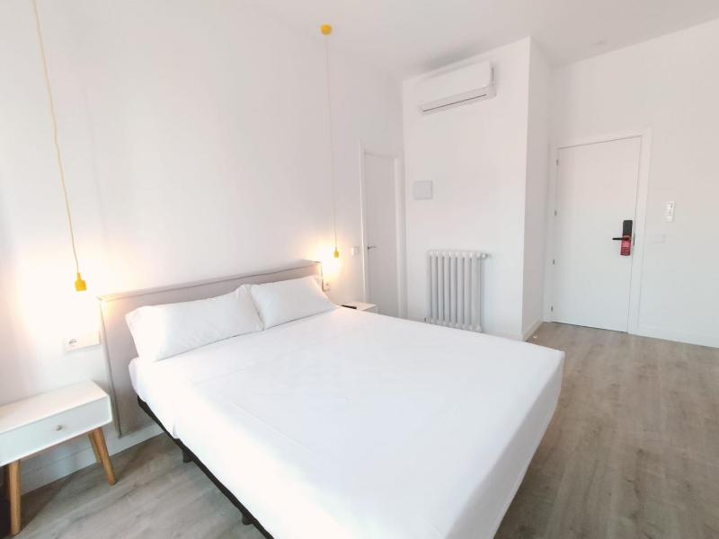 Deluxe Double Room image 2