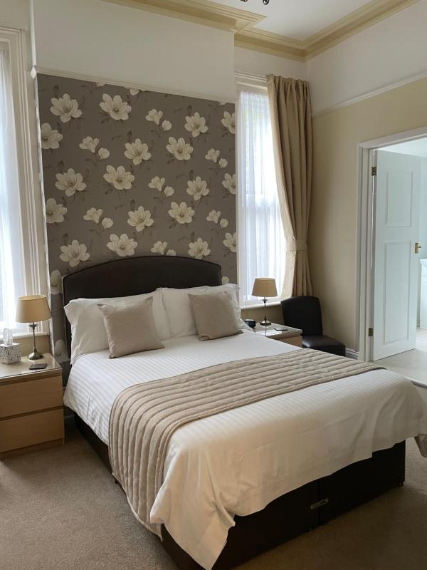 Standard Double Room image 2