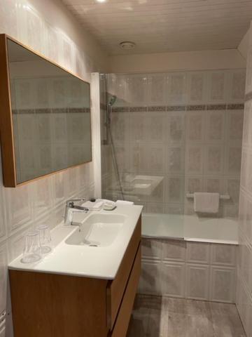 Queen Room with Sea View image 3