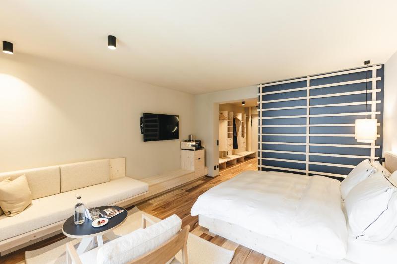 Comfort Double Room with Balcony image 1