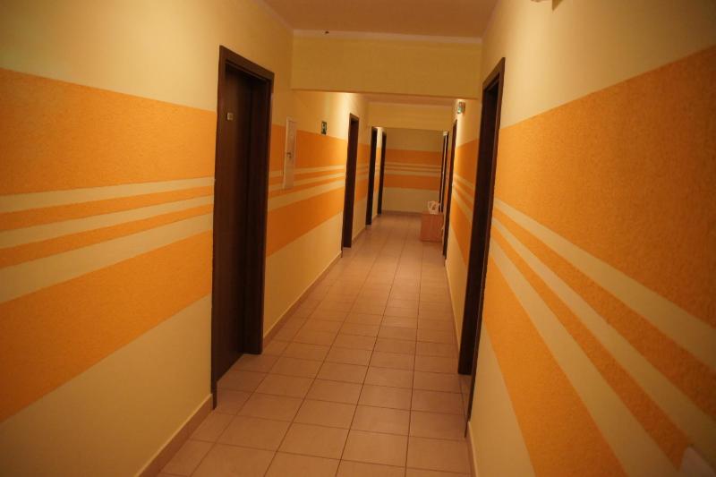 Economy Twin Room image 1