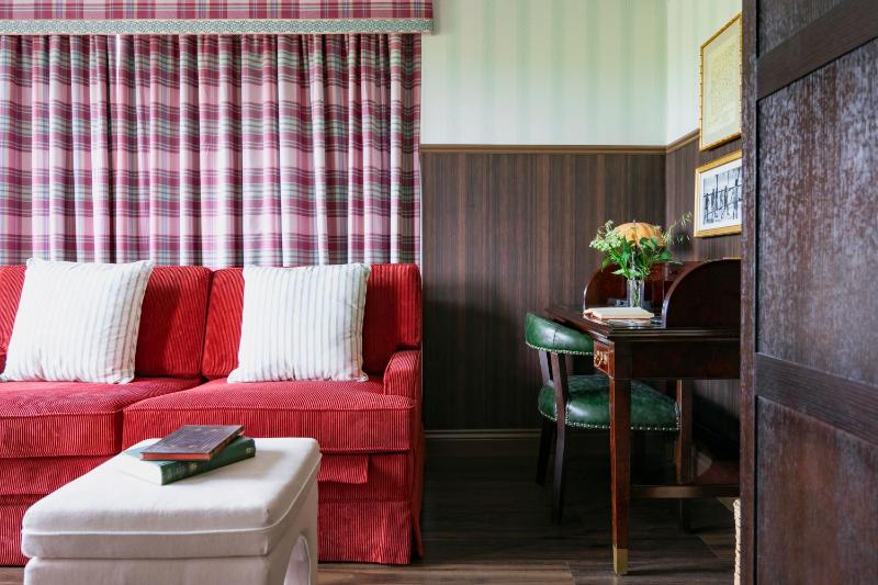 Graduate Junior King Suite with River View image 4