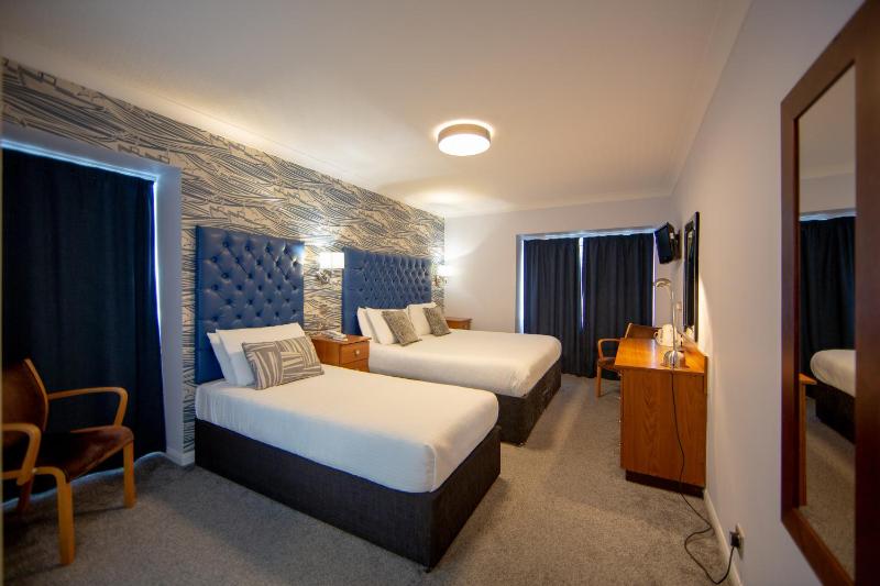 Standard Family Room of 3 image 1