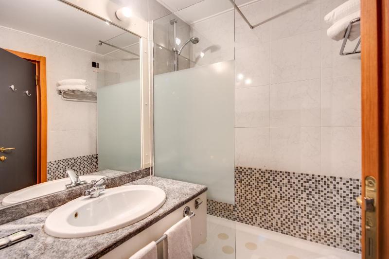 Single Room image 3