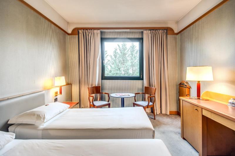 Single Room image 1