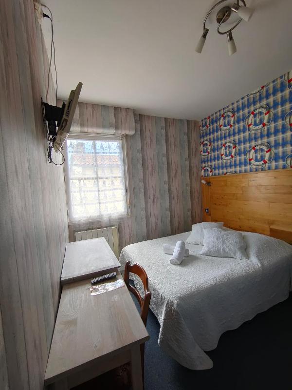 Double Room image 1