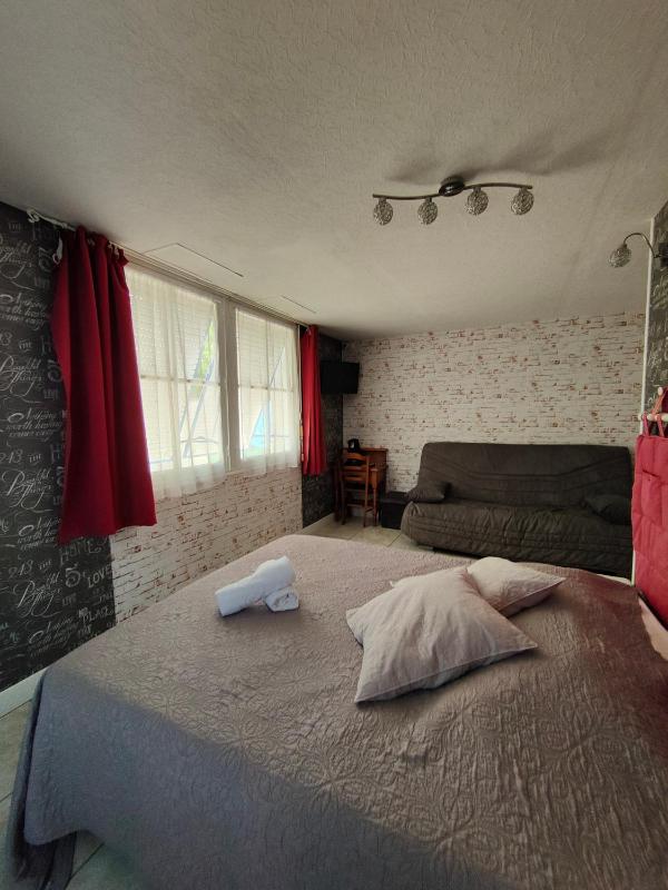King Room with Garden View image 4