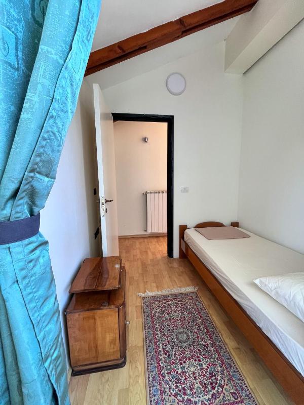 Blue Door Hostel - image 7
