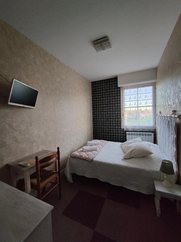 Double Room image 1