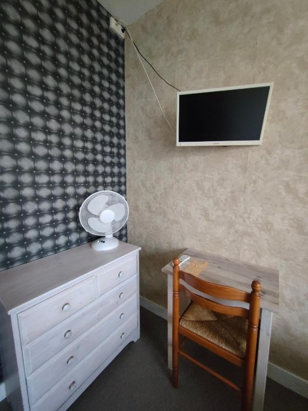 Double Room image 3