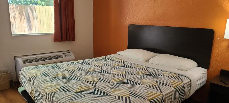 Deluxe King Room - Non-Smoking image 1