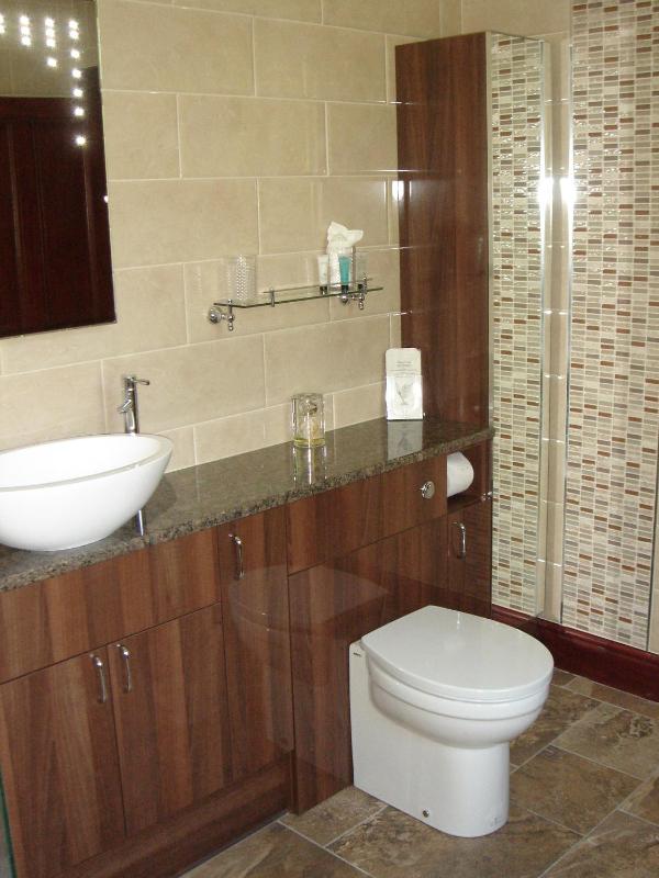 King Size Luxury Suite image 1