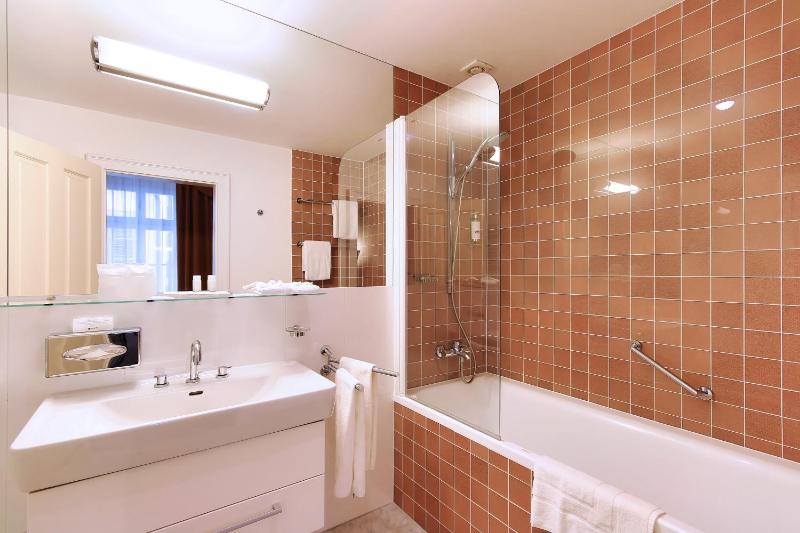 Budget Double Room image 2