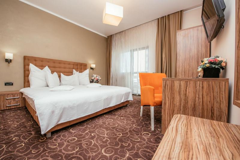 Comfort Double Room with Balcony image 4