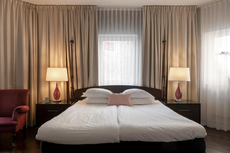 Deluxe Double Room image 1