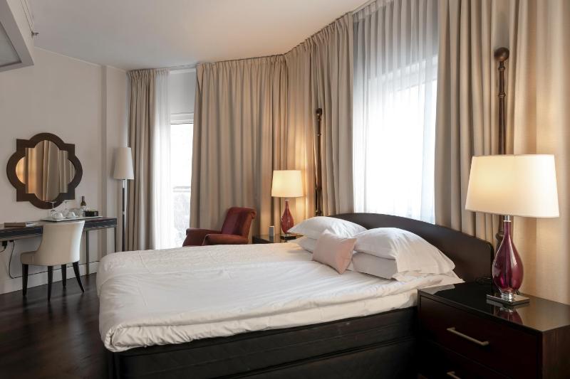 Deluxe Double Room image 4