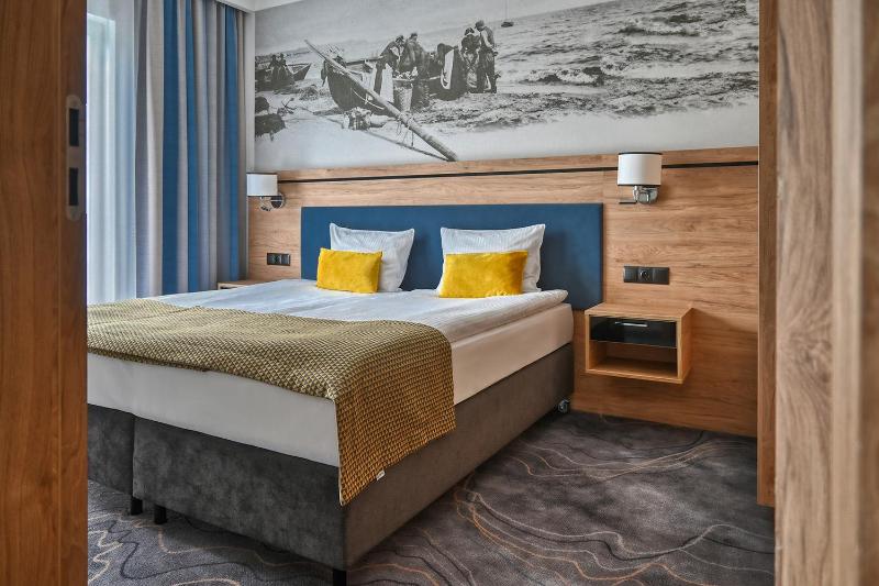 One-Bedroom Apartment image 4