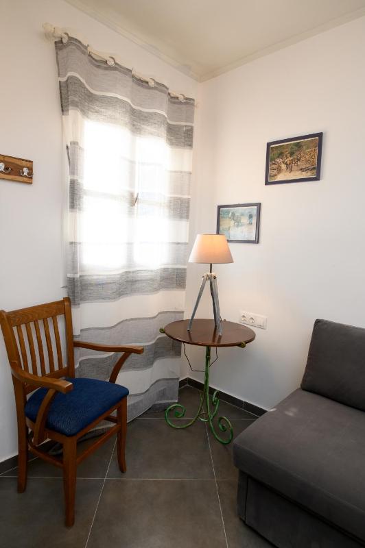 One-Bedroom Apartment image 3