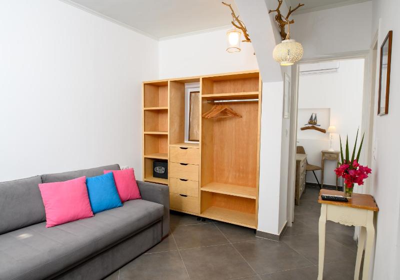 One-Bedroom Apartment image 2