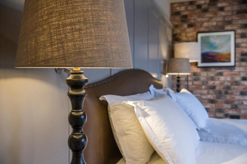 Deluxe King Room image 1