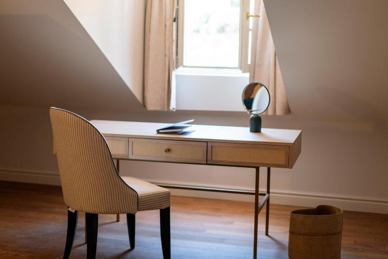 Attic Room image 3