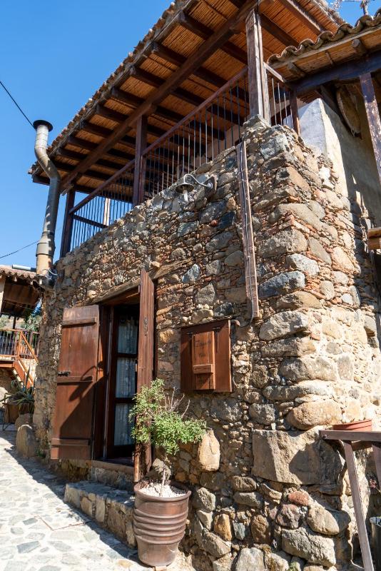 Traditional One-Bedroom House image 1