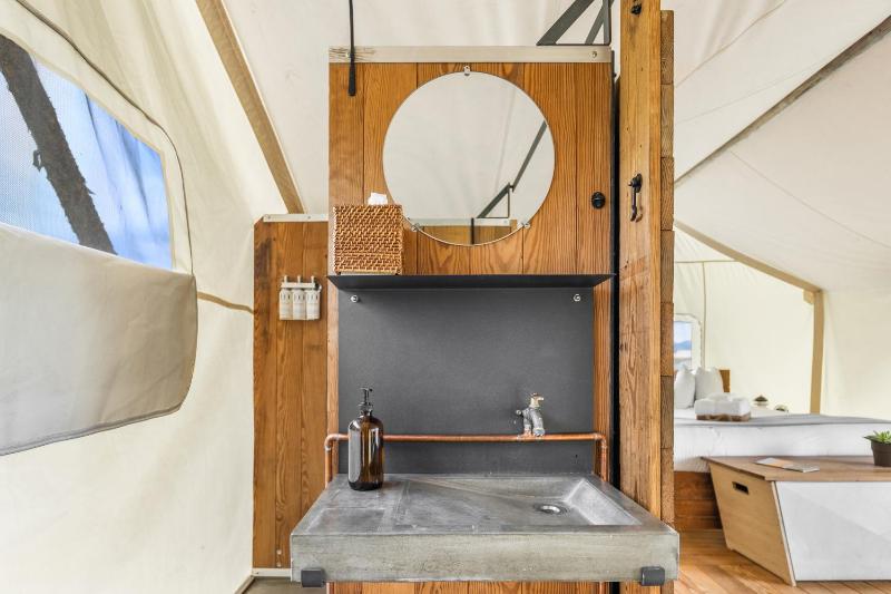 Suite Tent image 3