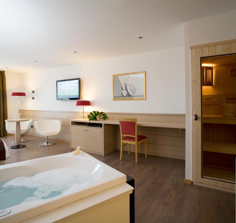 Junior Suite image 2