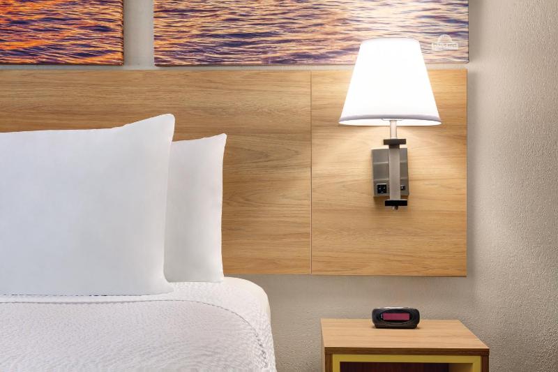King Room - Non-Smoking image 3